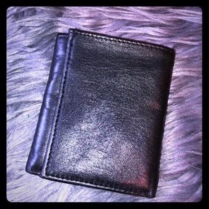 Men’s wallet ....used 3 times!
